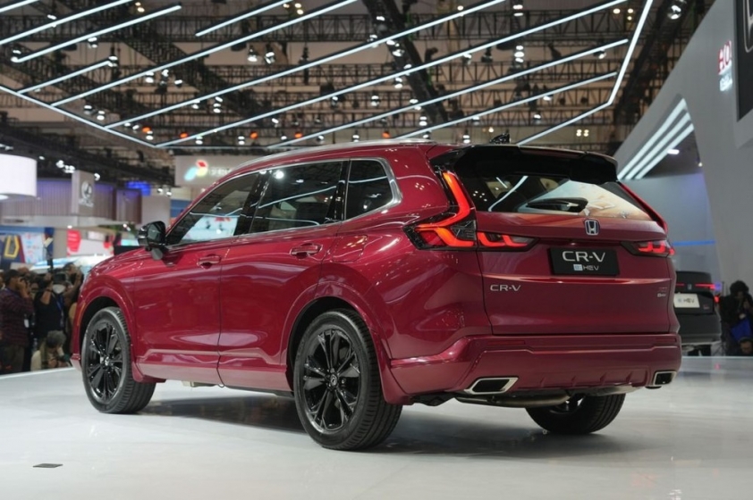bi-che-gia-cao-honda-cr-v-2023-van-ban-dat-nhu-tom-tuoi-tai-thi-truong-nay-317503