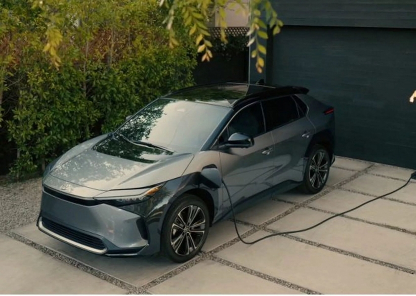 2023-Toyota-bZ4X-2048x1458_result
