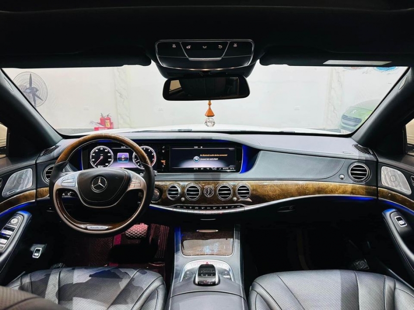 Lăn bánh 6 năm, Mercedes-Benz S400 độ Maybach bán ‘lỗ’ gần 3 tỷ đồng 365064
