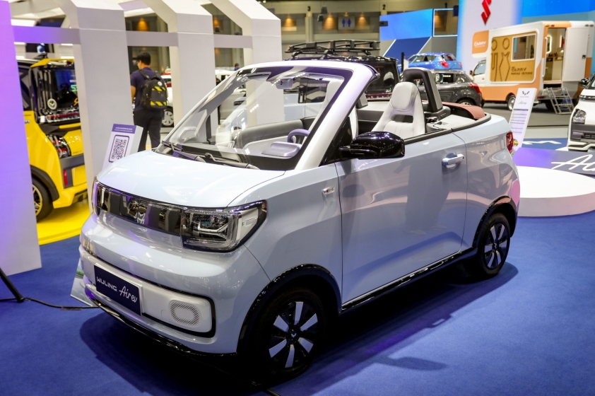 Chiêm ngưỡng vẻ ngoài ‘dễ thương’ của xe điện mui trần cỡ nhỏ Wuling Mini Convertible 367035