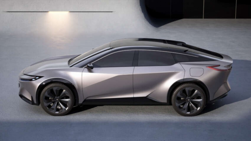 Toyota Sport Crossover ra mắt: Hợp tác phát triển cùng BYD, hứa hẹn không gian nội thất rộng rãi 367365
