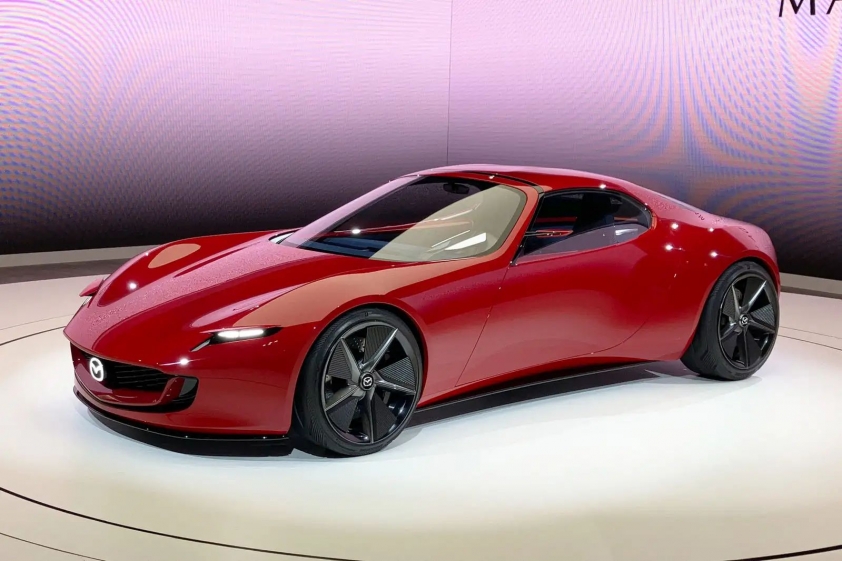 CEO Mazda: Nhu cầu đối với xe điện vẫn đang tăng quá chậm 371651