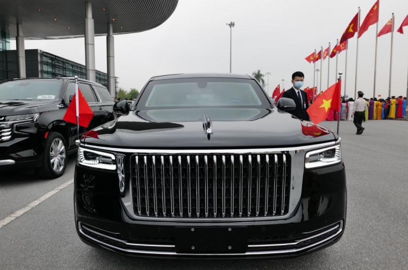Sản xuất cực giới hạn, siêu limousine Hồng Kỳ phục vụ chủ tịch Trung Quốc Tập Cận Bình có gì đặc biệt? 371705
