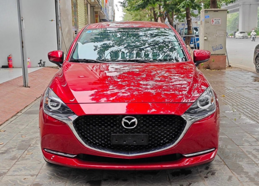 Mazda2 ‘full option’ lăn bánh 1 năm được chào bán với giá ngỡ ngàng 372547