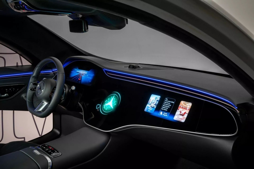 Trợ lý ảo mới của Mercedes có thể ‘thấu hiểu’ cảm xúc hành khách, tương tác như một người bạn 387252