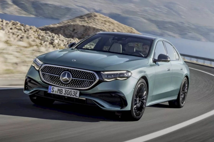 edit-mercedes-eclass-2024-11-1682477724785261146120_result