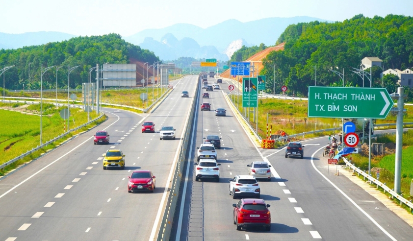 Di chuyển trên cao tốc, tài xế cần ‘nằm lòng’ những điều gì để đảm bảo an toàn? 408046