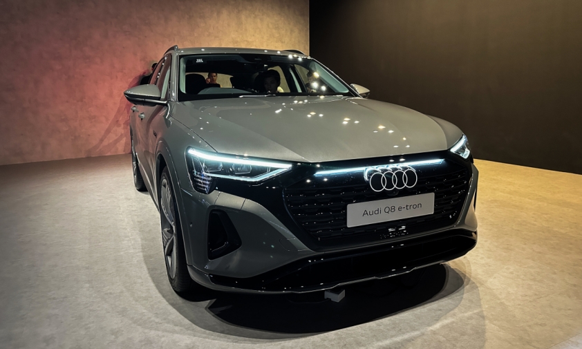 SUV điện Audi Q8 e-tron sẽ về Việt Nam giữa năm nay, cạnh tranh Mercedes EQE? 410208