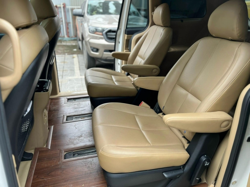 Kia Sedona bản full lăn bánh 8 vạn km bán ‘lỗ’ ngang một chiếc Ford Territory 413782