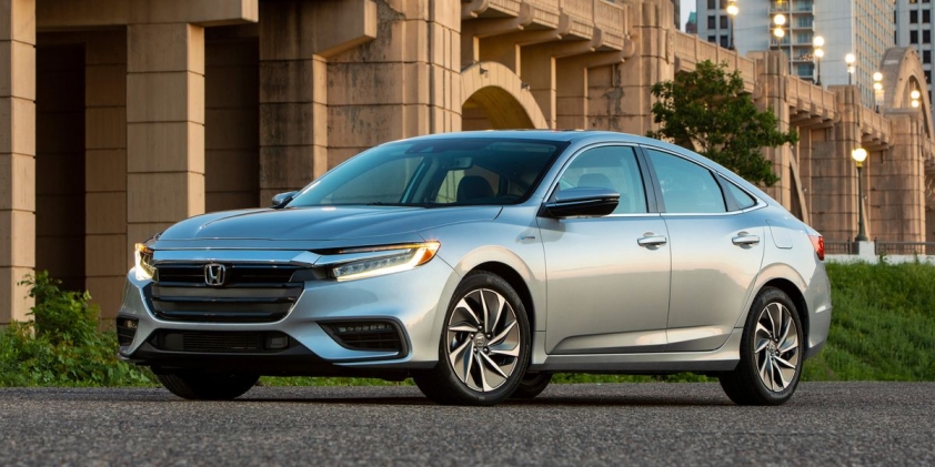 2021-honda-insight-02-1634321384
