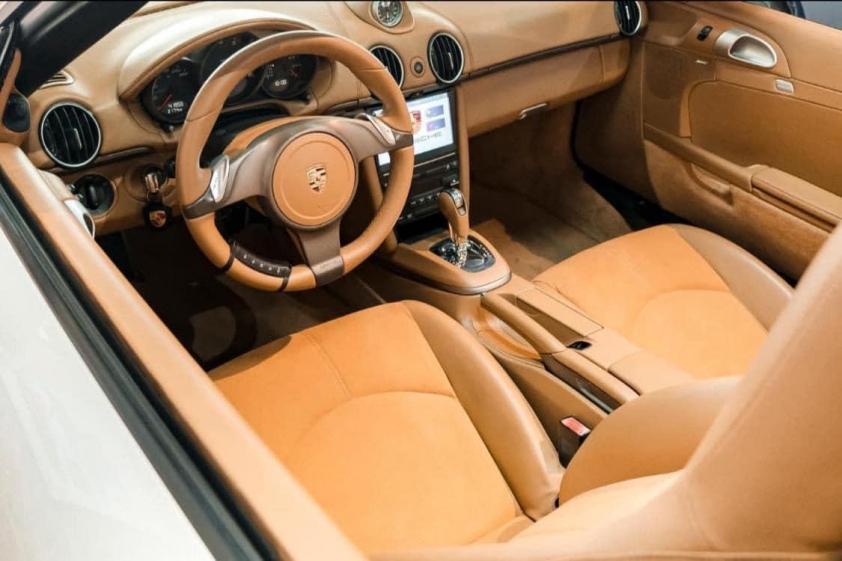 Xe mui trần Porsche 718 Boxster lăn bánh hơn 1 thập kỷ giúp chủ mới ‘bỏ túi’ gần 3 tỷ đồng 424483