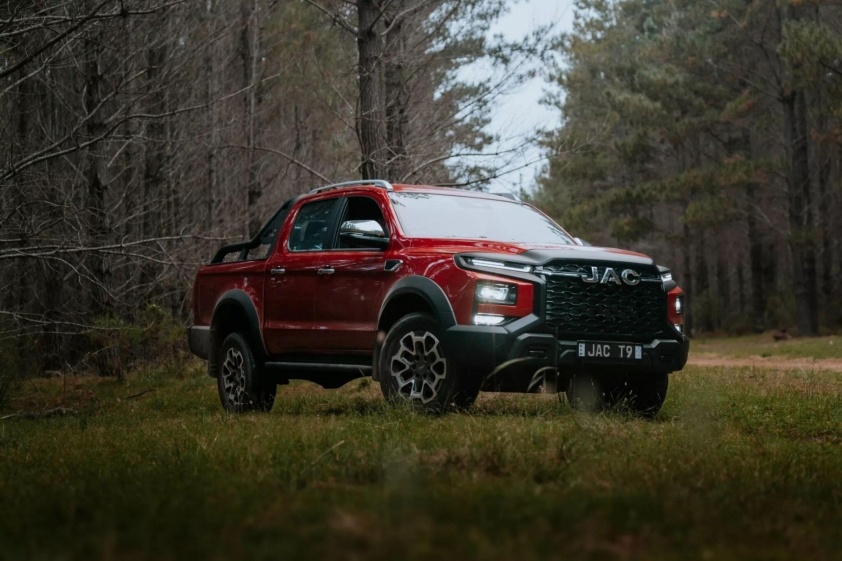 Bán tải giá rẻ JAC T9 ra mắt với vẻ ngoài cực hầm hố, thách thức Ranger, Hilux 426533