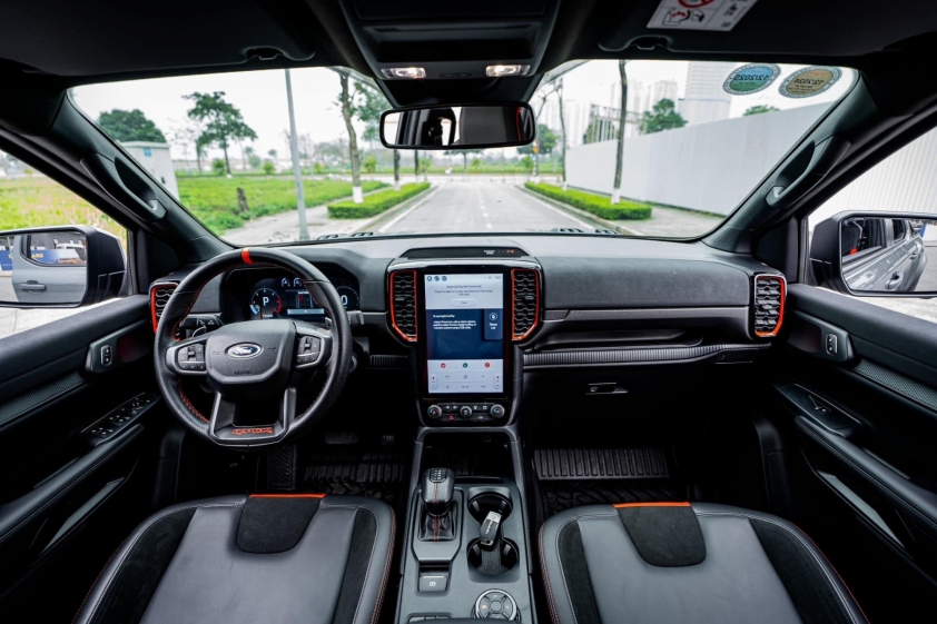 Bán tải khủng long Ford Ranger Raptor rao bán với giá khó tin sau chỉ 3.000 km lăn bánh 427967