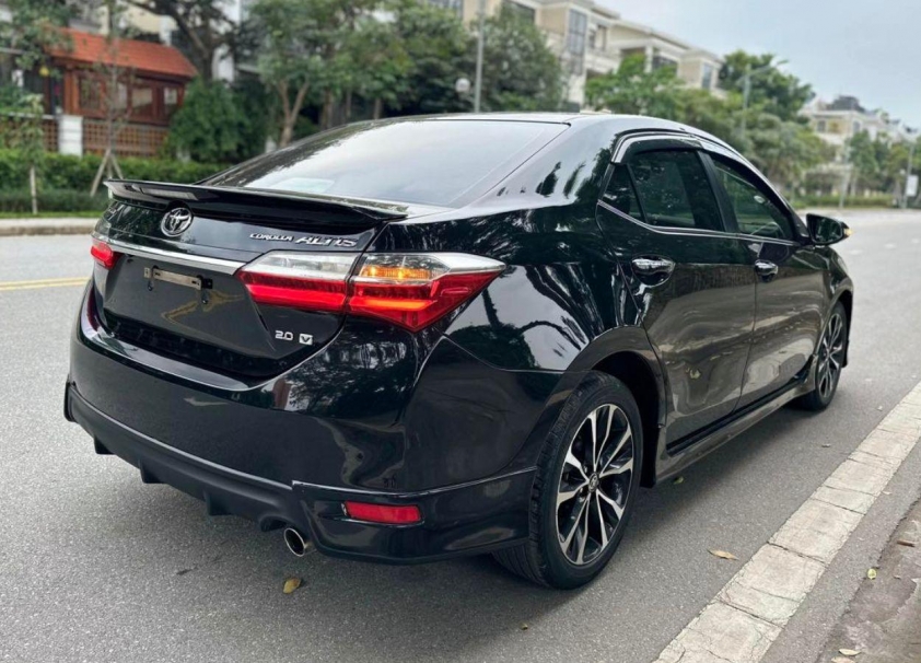 Toyota Corolla Altis Sport chào bán giá chỉ ngang Honda City sau 7 năm sử dụng 439953
