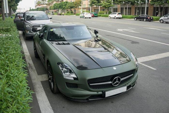Độc lạ cách ‘vua cà phê’ Đặng Lê Nguyên Vũ chơi xe, mua 5 năm chỉ đi 1.000 km 449677