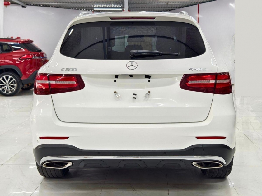 Ngỡ ngàng Mercedes-Benz GLC 300 lăn bánh 5 năm rao bán với giá ngang Honda CR-V 449896
