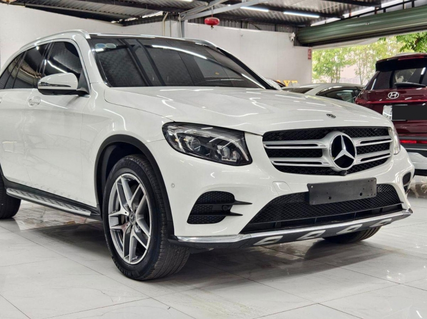 Ngỡ ngàng Mercedes-Benz GLC 300 lăn bánh 5 năm rao bán với giá ngang Honda CR-V 449897