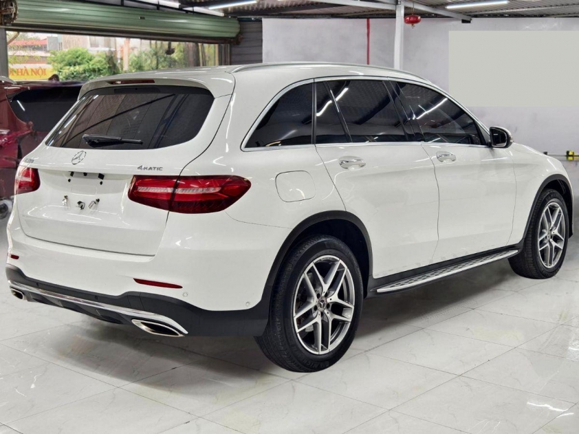 Ngỡ ngàng Mercedes-Benz GLC 300 lăn bánh 5 năm rao bán với giá ngang Honda CR-V 449898