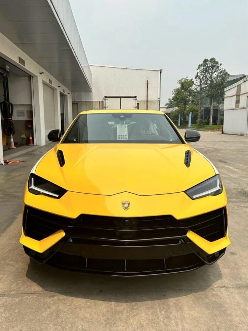 urus2