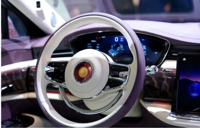 ‘Rolls-Royce Trung Quốc’ Hongqi Guoya mở bán với chiều dài cực khủng, trang bị đa dạng ‘từ A tới Z’ 453474
