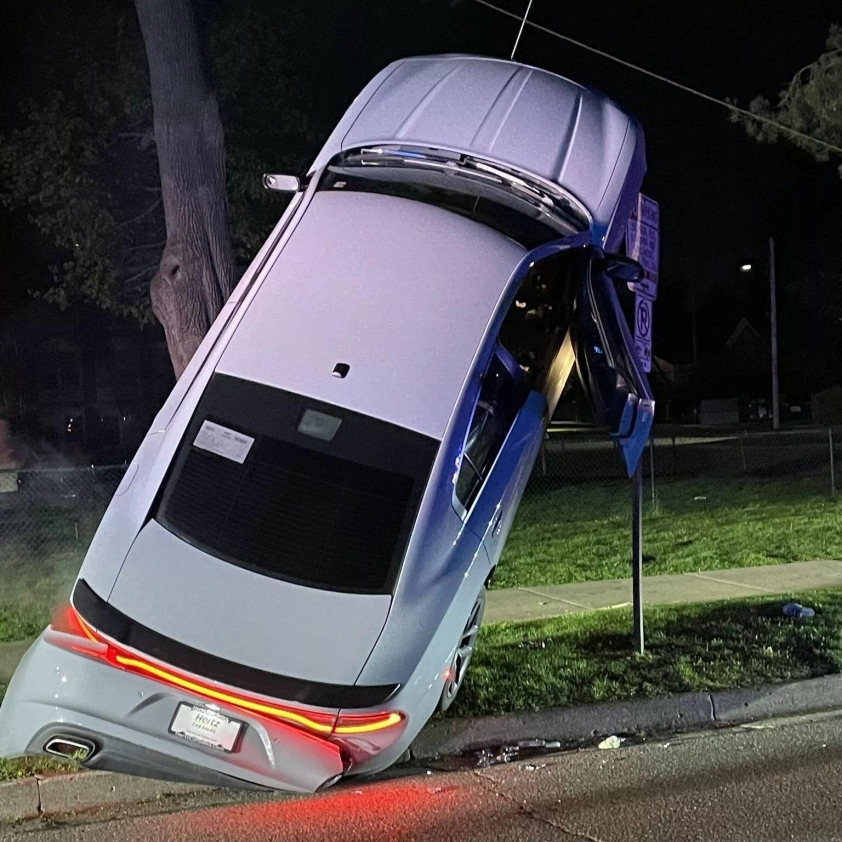 Dodge-Charger-Vertical-Crash-429-2_result