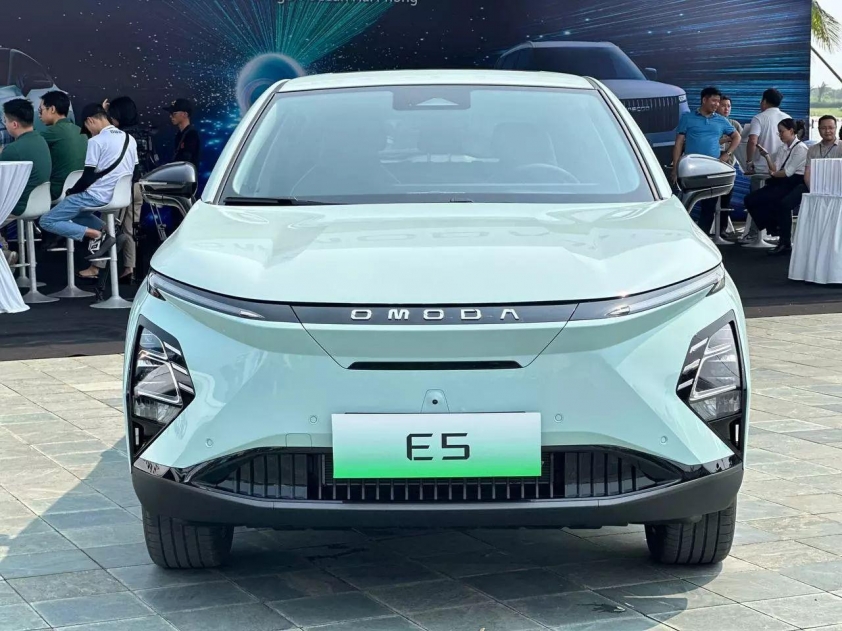 Xe điện Omoda E5 bất ngờ ‘trình diện’ trên đường phố Hà Nội, dự kiến ra mắt trong tuần tới? 477049