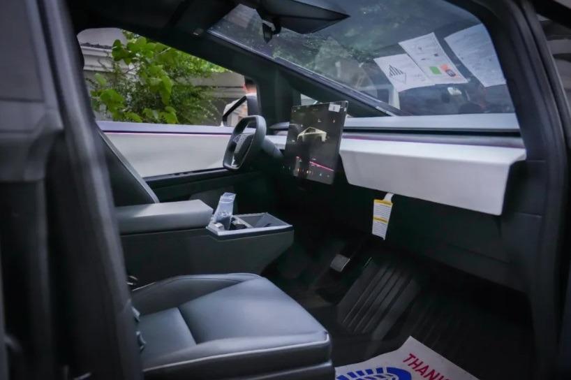 Tesla triệu hồi hơn 11.000 bán tải điện Cybertruck 487672