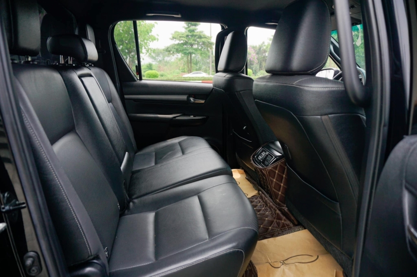 Lăn bánh 3 năm, Toyota Hilux 2021 ‘full option’ lên sàn xe cũ với giá bất ngờ 489154