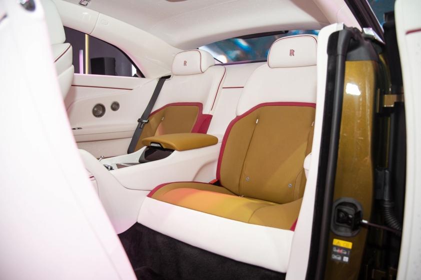 Đại gia Minh Nhựa nhận bàn giao ‘biệt thự di động’ Rolls-Royce Spectre, giá không dưới 18 tỷ đồng 490544