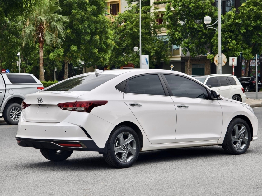 Hyundai Accent 2023 chạy ‘lướt’ 1 năm rao bán với giá khó tin 491647