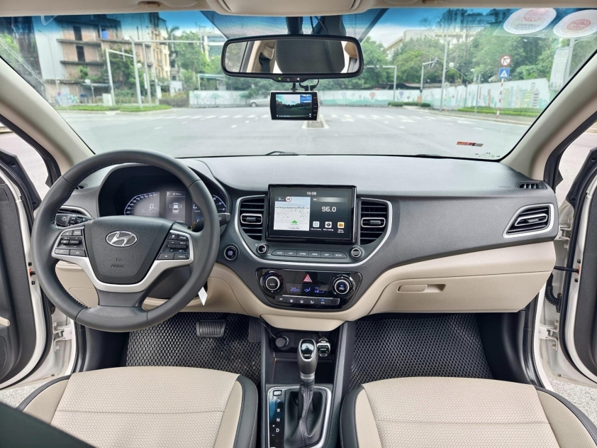 Hyundai Accent 2023 chạy ‘lướt’ 1 năm rao bán với giá khó tin 491649