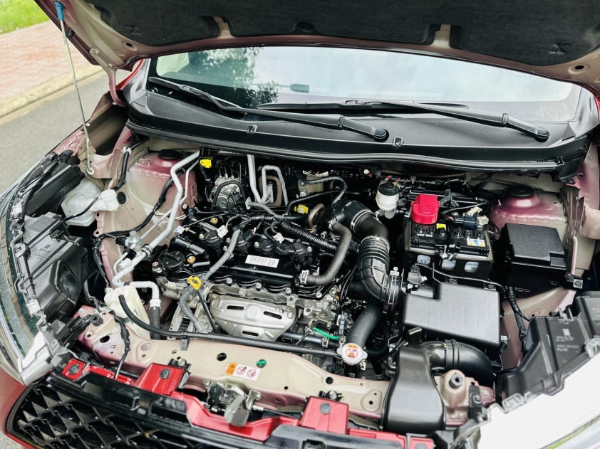 Toyota Veloz Cross 2022 rao bán giá khó tin sau hơn 2 vạn km lăn bánh tại Việt Nam 501798