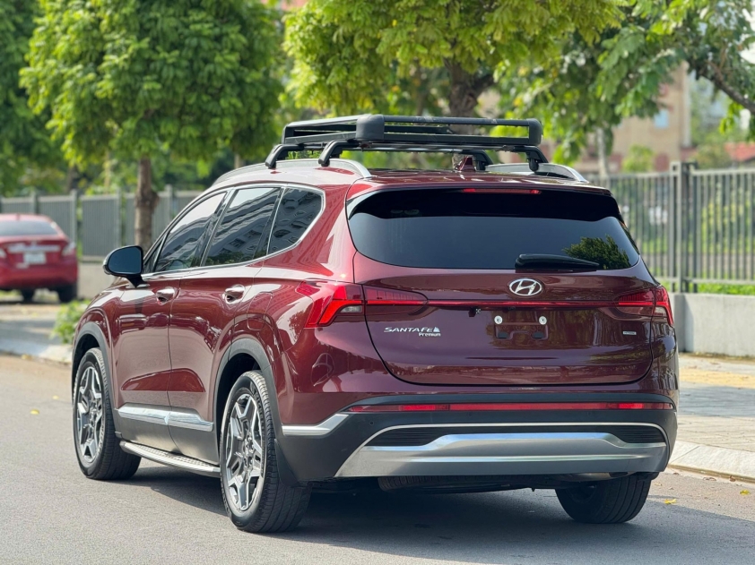 Hyundai Santa Fe 2021 lăn bánh 3 năm lên sàn xe cũ với giá bao nhiêu? 531527