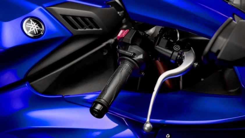 2025-yamaha-r1-and-r1m (2)