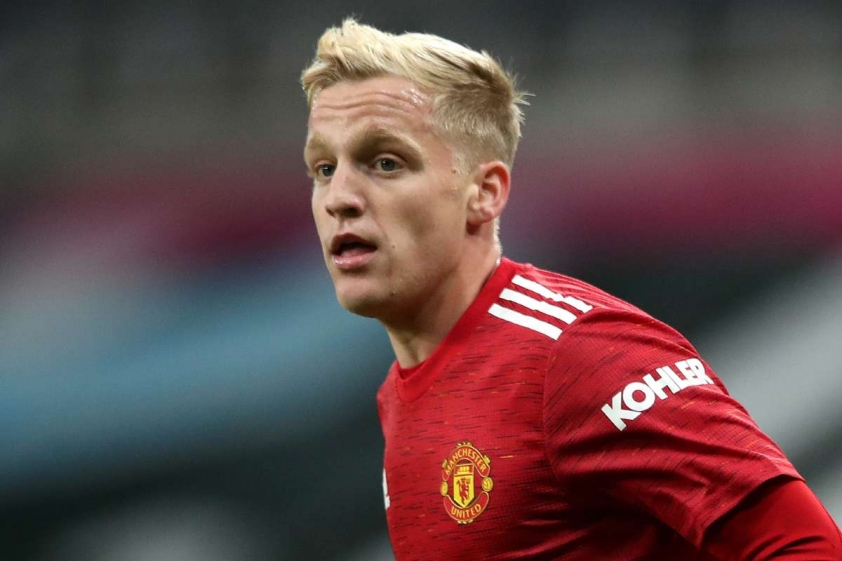 donny-van-de-beek-manchester-united-2020-21_1cfoiqtulrg821t440nhytb9mh