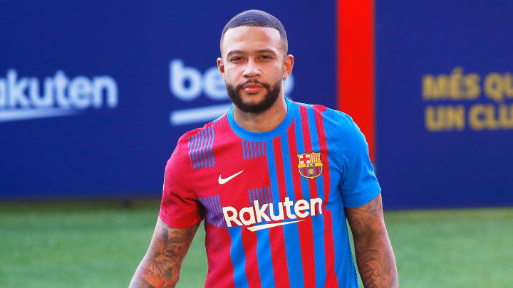 FC-Barcelona-Unveil-New-Signing-Memphis-Depay-ade91871b674bd1866e92299019c1033