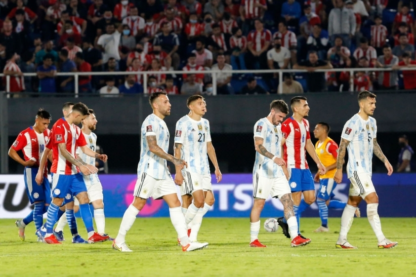 Các cầu thủ Argentina đã có màn trình diễn dưới sức trước Paraguay
