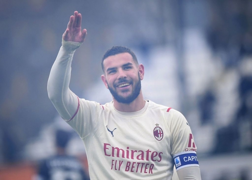 Theo Hernandez trong ngày được đeo tấm băng đội trưởng đã thi đấu rất tốt
