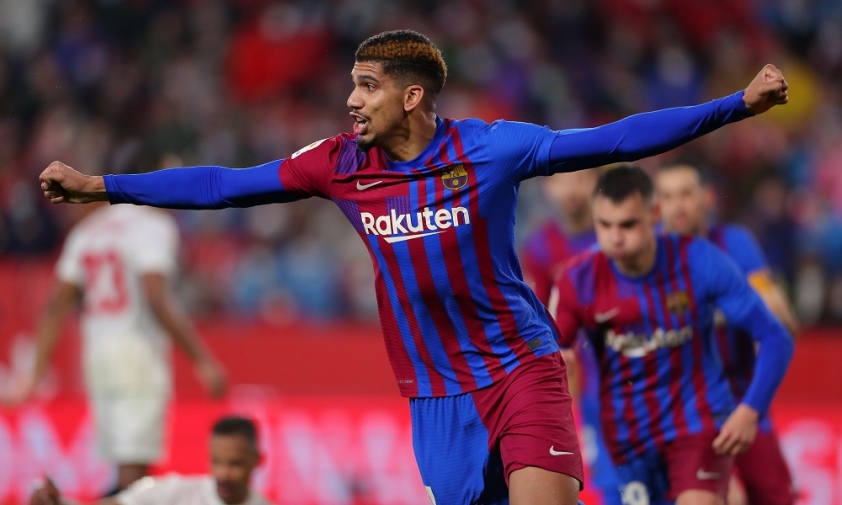 ronald-araujo-barcelona-2022-1642823453