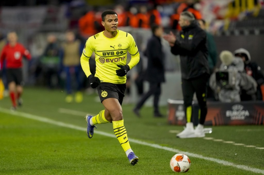 akanji-dortmund-den-mu
