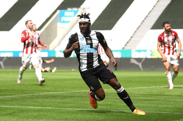 Allan Saint-Maximin lên tiếng bảo vệ Sadio Mane