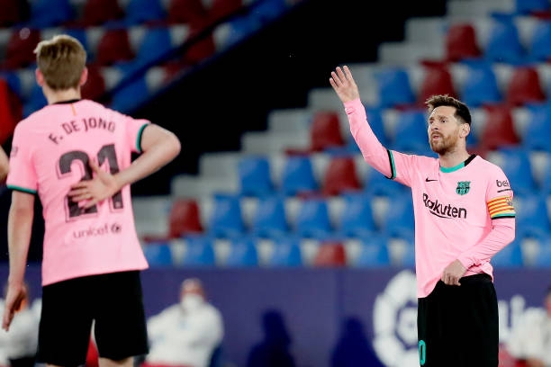 Messi mắc lỗi, Barca trả giá đắt