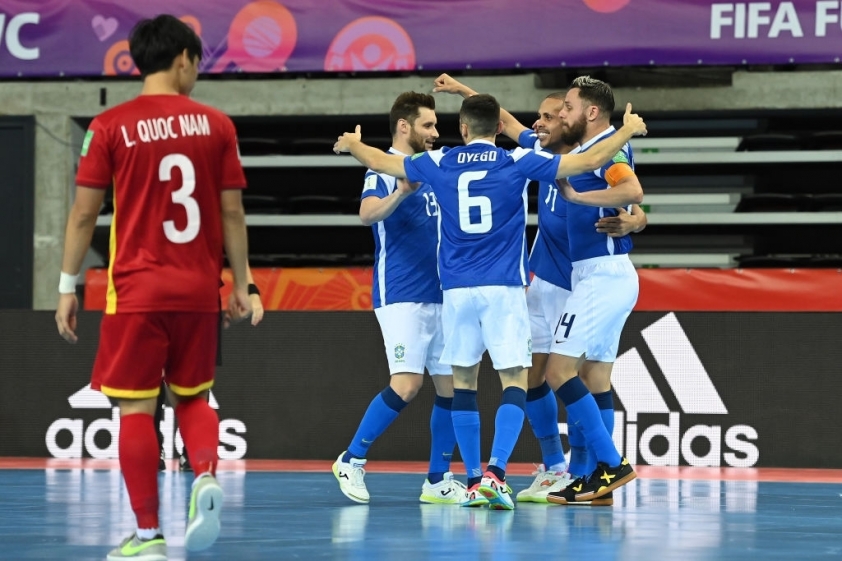 ĐT Brazil giành chiến thắng tưng bừng trước ĐT Việt Nam ở ngày ra quân. (Ảnh: Getty)