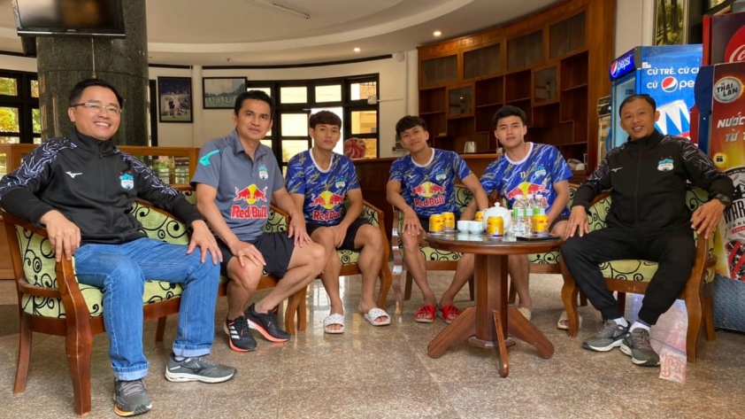 Kiatisak làm điều đặc biệt cho U23 Việt Nam, Thái Lan 'đứng ngồi không yên' 113526Kiatisak làm điều đặc biệt cho U23 Việt Nam, Thái Lan 'đứng ngồi không yên' 113526