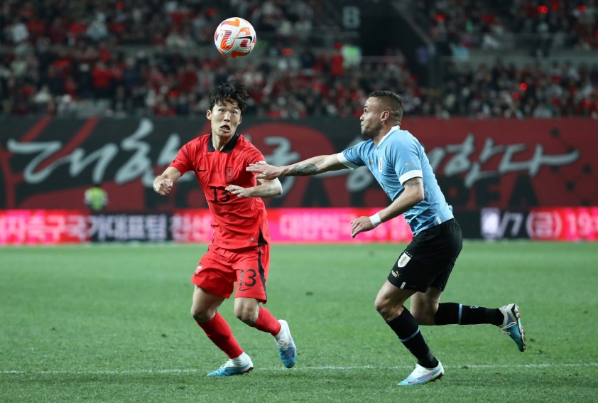 Uruguay dẫn bàn trong suốt 45 phút đầu hiệp một. Ảnh: Getty Images