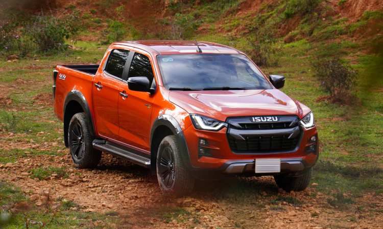 Ford Ranger tiếp tục giữ ngôi