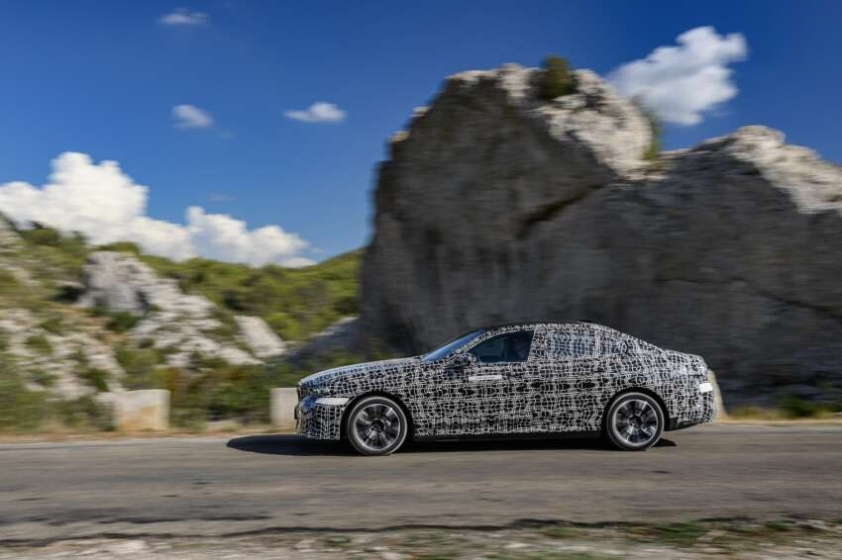 BMW-i5-eDrive40-29-850x566