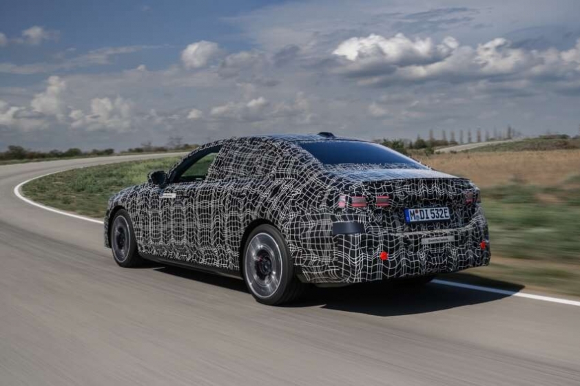BMW-i5-M60-xDrive-13-850x567
