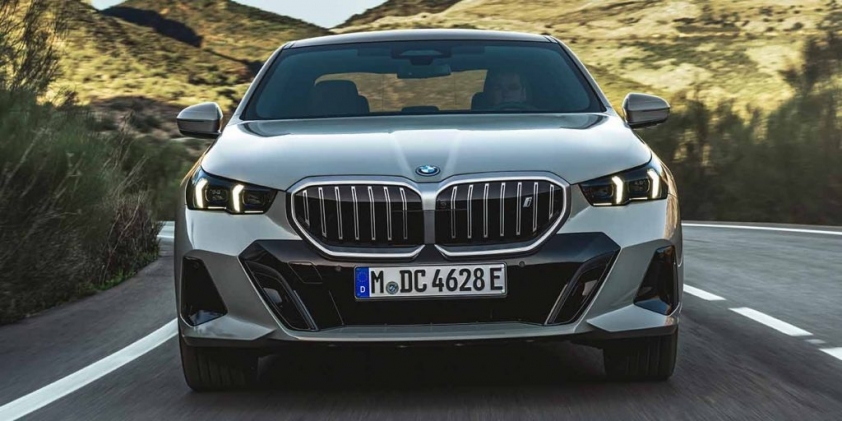 Electric-BMW-i5-eDrive40-front