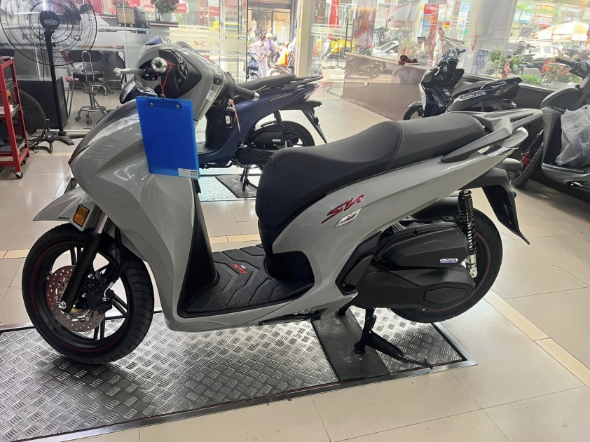 Giá xe máy thấp kỷ lục nhưng vẫn không thu hút được người mua 287953